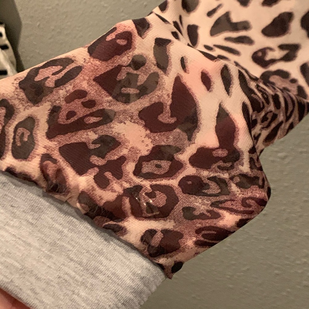 Leopard Raglan NWOT - Picture 5 of 5